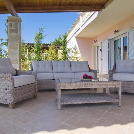 Villa Kleismata Sleeps 6 T228155